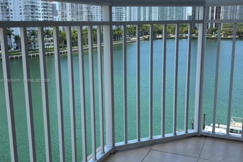 Condo in Aventura, Florida, 2 bedrooms  № 2040874 - photo 4