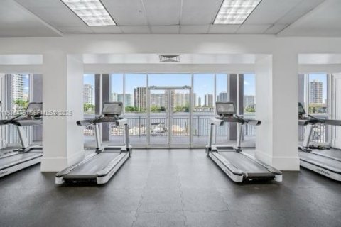 Condo in Aventura, Florida, 2 bedrooms  № 2040874 - photo 7