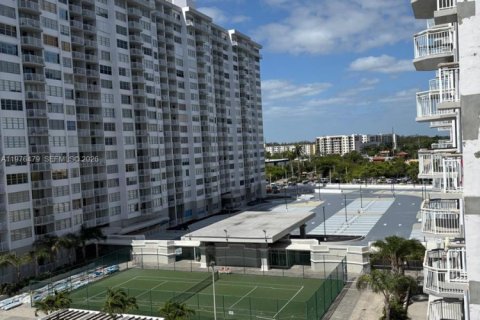 Condo in Aventura, Florida, 2 bedrooms  № 2040874 - photo 3