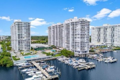 Condo in Aventura, Florida, 2 bedrooms  № 2040874