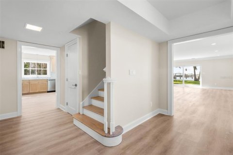 House in Saint Petersburg, Florida 4 bedrooms, 238.94 sq.m. № 1743336 - photo 21