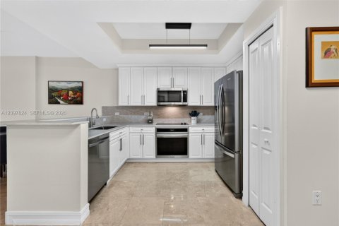 Copropriété à vendre à Coral Gables, Floride: 2 chambres, 190.36 m2 № 2397953 - photo 13