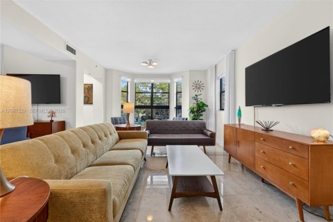 Copropriété à vendre à Coral Gables, Floride: 2 chambres, 190.36 m2 № 2397953 - photo 22