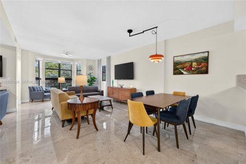 Copropriété à vendre à Coral Gables, Floride: 2 chambres, 190.36 m2 № 2397953 - photo 21