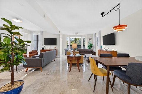 Copropriété à vendre à Coral Gables, Floride: 2 chambres, 190.36 m2 № 2397953 - photo 20