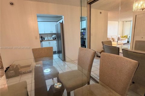 Condominio en venta en North Miami Beach, Florida, 2 dormitorios, 94.76 m2 № 2032059 - foto 8