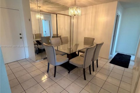 Condominio en venta en North Miami Beach, Florida, 2 dormitorios, 94.76 m2 № 2032059 - foto 6