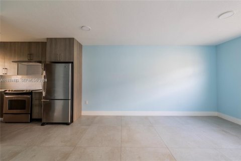 Copropriété à louer à Miami, Floride: 2 chambres, 54.63 m2 № 1996571 - photo 4