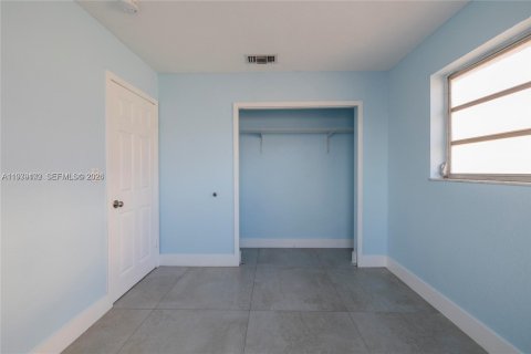 Copropriété à louer à Miami, Floride: 2 chambres, 54.63 m2 № 1996571 - photo 10