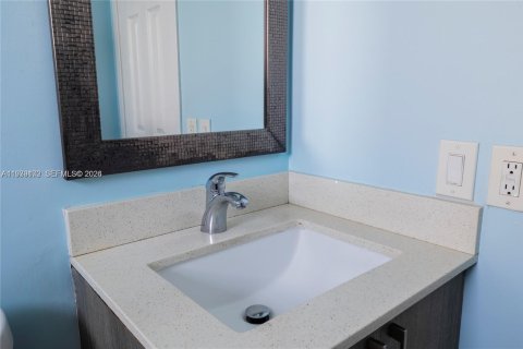 Copropriété à louer à Miami, Floride: 2 chambres, 54.63 m2 № 1996571 - photo 8