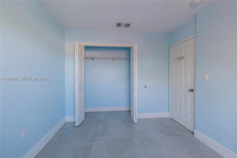 Copropriété à louer à Miami, Floride: 2 chambres, 54.63 m2 № 1996571 - photo 12