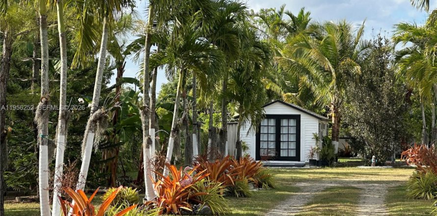 Immobilier commercial à Miami, Floride 25.08 m2 № 2012019