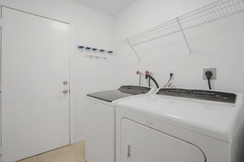 Villa ou maison à vendre à Boynton Beach, Floride: 3 chambres, 161.84 m2 № 2077888 - photo 10