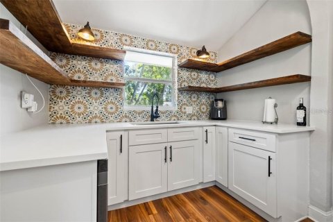 House in Saint Petersburg, Florida 3 bedrooms, 130.9 sq.m. № 1916796 - photo 11