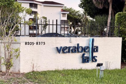 Кондоминиум с 2 спальнями в Майами, Флорида № 2014494