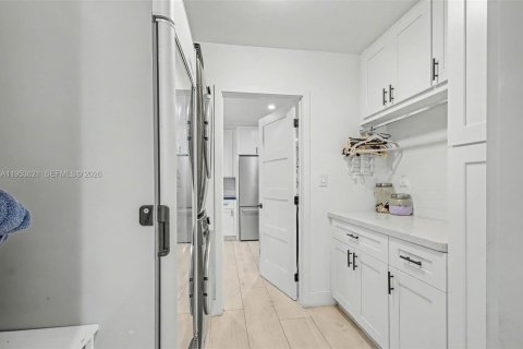 House in Palmetto Bay, Florida 6 bedrooms, 311.5 sq.m. № 2010974 - photo 14