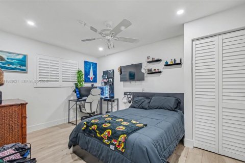 House in Palmetto Bay, Florida 6 bedrooms, 311.5 sq.m. № 2010974 - photo 21