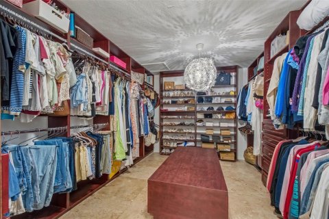 House in Palmetto Bay, Florida 6 bedrooms, 311.5 sq.m. № 2010974 - photo 8