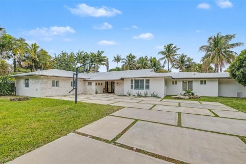 House in Palmetto Bay, Florida 6 bedrooms, 311.5 sq.m. № 2010974 - photo 1
