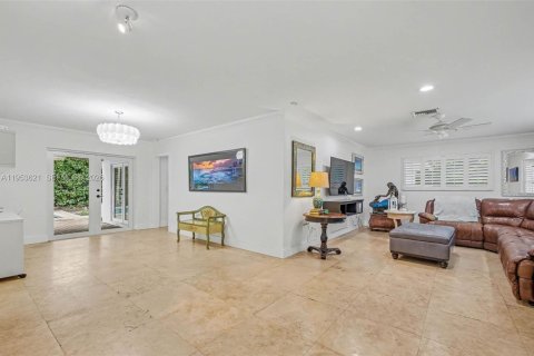 House in Palmetto Bay, Florida 6 bedrooms, 311.5 sq.m. № 2010974 - photo 2