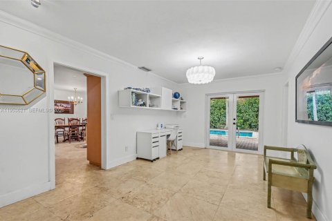 House in Palmetto Bay, Florida 6 bedrooms, 311.5 sq.m. № 2010974 - photo 3