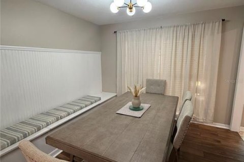House in Brandon, Florida 3 bedrooms, 120.77 sq.m. № 2239385 - photo 15