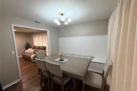 House in Brandon, Florida 3 bedrooms, 120.77 sq.m. № 2239385 - photo 16