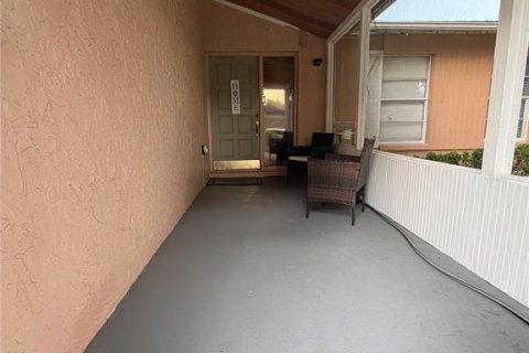 House in Brandon, Florida 3 bedrooms, 120.77 sq.m. № 2239385 - photo 4