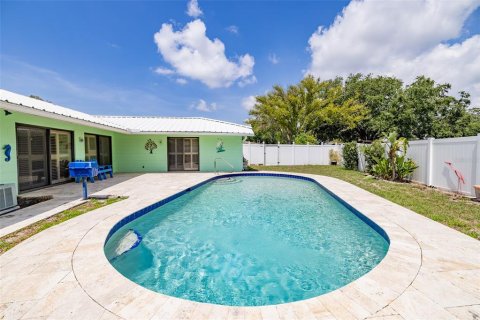 House in Brandon, Florida 3 bedrooms, 121.05 sq.m. № 1750745 - photo 30