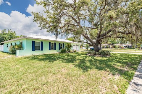House in Brandon, Florida 3 bedrooms, 121.05 sq.m. № 1750745 - photo 5