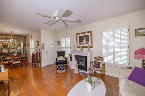 House in Brandon, Florida 3 bedrooms, 121.05 sq.m. № 1750745 - photo 11