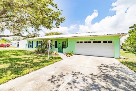 House in Brandon, Florida 3 bedrooms, 121.05 sq.m. № 1750745 - photo 2