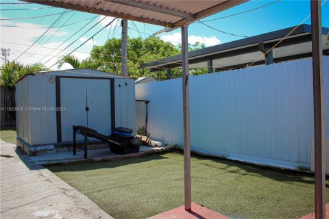 House in Hollywood, Florida 3 bedrooms, 151.06 sq.m. № 1779757 - photo 15