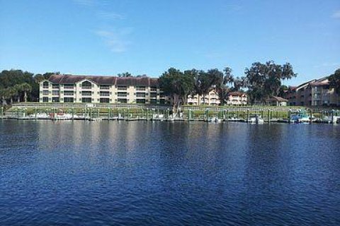 Condominio en alquiler en Welaka, Florida, 2 dormitorios, 112.23 m2 № 882096 - foto 1