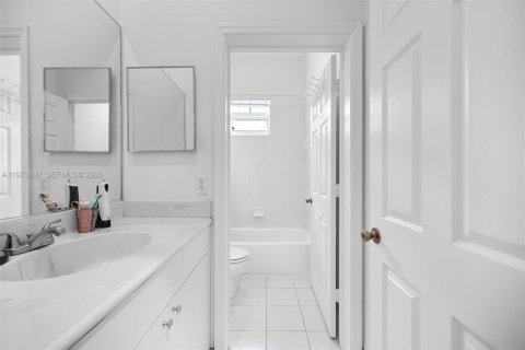 Adosado en venta en Coral Springs, Florida, 3 dormitorios, 210.42 m2 № 2036523 - foto 29