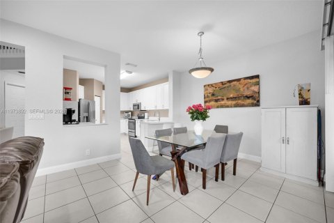 Adosado en venta en Coral Springs, Florida, 3 dormitorios, 210.42 m2 № 2036523 - foto 13