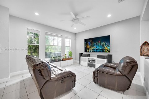 Adosado en venta en Coral Springs, Florida, 3 dormitorios, 210.42 m2 № 2036523 - foto 10