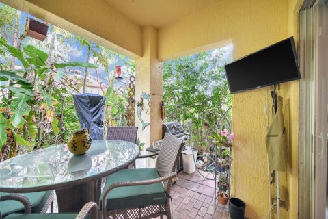 Adosado en venta en Coral Springs, Florida, 3 dormitorios, 210.42 m2 № 2036523 - foto 15