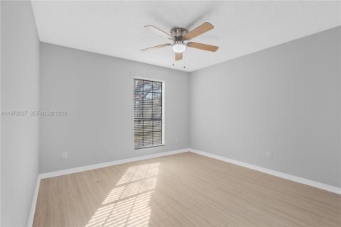 Copropriété à vendre à Tampa, Floride: 2 chambres, 95.41 m2 № 2042280 - photo 11