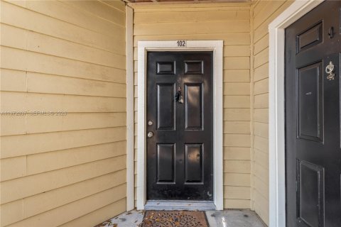 Copropriété à vendre à Tampa, Floride: 2 chambres, 95.41 m2 № 2042280 - photo 19