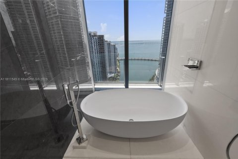 Copropriété à louer à Miami, Floride: 4 chambres, 328.5 m2 № 1867145 - photo 24