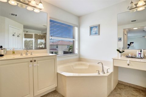 House in Boynton Beach, Florida 4 bedrooms, 195.19 sq.m. № 1661462 - photo 19