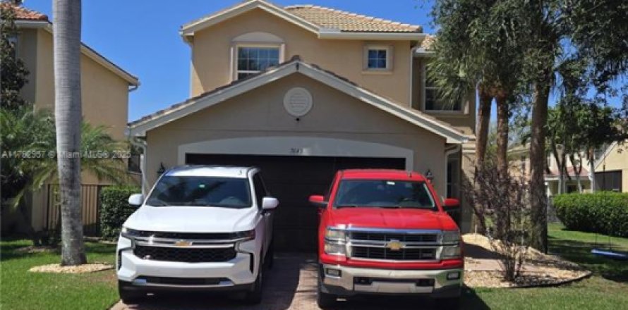 House in Boynton Beach, Florida 4 bedrooms, 195.19 sq.m. № 1661462