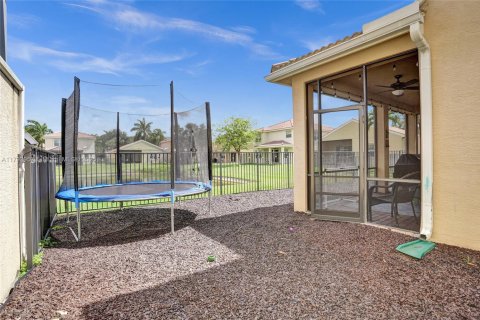 House in Boynton Beach, Florida 4 bedrooms, 195.19 sq.m. № 1661462 - photo 25