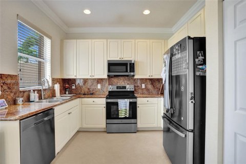 House in Boynton Beach, Florida 4 bedrooms, 195.19 sq.m. № 1661462 - photo 9