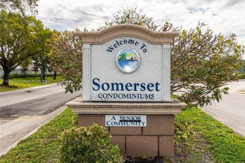 Condominio en Lauderdale Lakes, Florida, 2 dormitorios  № 2034374