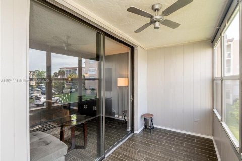 Condominio en venta en Lauderdale Lakes, Florida, 2 dormitorios, 93.83 m2 № 2034374 - foto 14