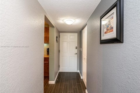 Condominio en venta en Lauderdale Lakes, Florida, 2 dormitorios, 93.83 m2 № 2034374 - foto 12