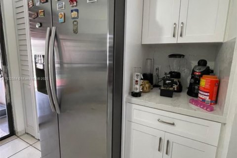 Condominio en venta en Miami, Florida, 3 dormitorios, 106.84 m2 № 1811993 - foto 4