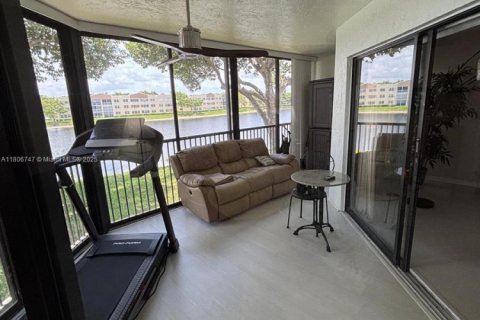 Condo in Tamarac, Florida, 2 bedrooms  № 1756908 - photo 9